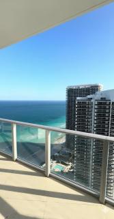 39th Floor Oceanfront Penthouse with Pool & Gym - 3