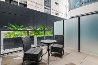 Bright 2-Bed Flat with Cityside Charm - 1