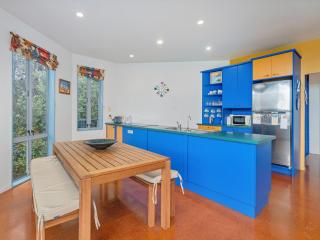 The Tuis View - Onemana Holiday Home - 2