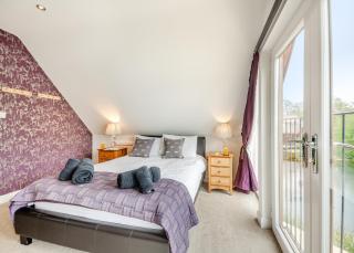 Anglesey Lakeside Lodges - 9