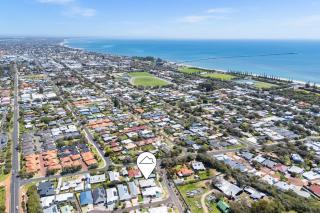 Central Family Home Near Town - Geographe - 1
