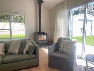 The Salty Olive - WiFi Pet Friendly Outside - 7