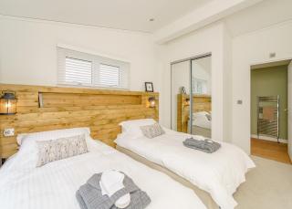 Winston Farm Lodges - 9