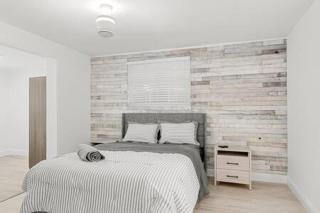 Luxury 3BR Villa Near Beaches & Miami Hotspots - 8