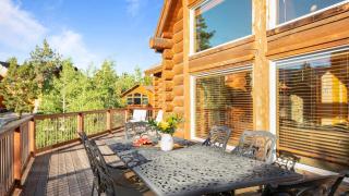 0.5mi to the Lake Deck w Views Poker Table Eagle Ridge Retreat by AvantStay - 9