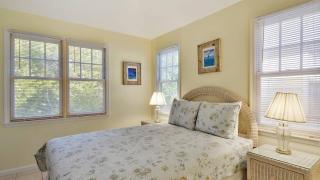 A Little Slice Of Paradise by AvantStay Communal Pool Screened in Porch Great Location Month Long Stays - 6