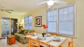 A Little Slice Of Paradise by AvantStay Communal Pool Screened in Porch Great Location Month Long Stays - 1