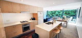 Stylish parkside retreat - 1