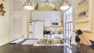 Lazy Gecko by AvantStay Walk to Duval St in Key West Month Long Stays Only - 1