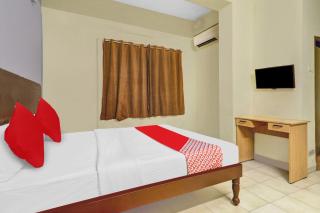 Hotel O HRR Hotels Near Paradise circle - 4
