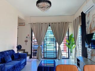 EQAMEL Homestay Corner Lot - 8