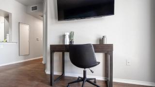 Landing Chic 1BD Clubhouse Pool - 2