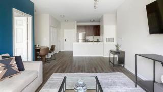 Landing Beautiful 2BD Clubhouse Gym - 9