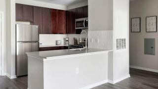 Landing Beautiful 2BD Clubhouse Gym - 4