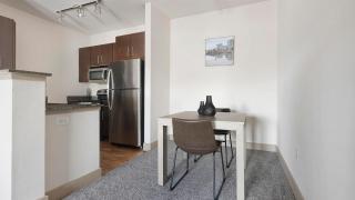 Landing Chic 1BD Clubhouse Gym - 3