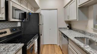 Landing Beautiful 1BD Gym - 7