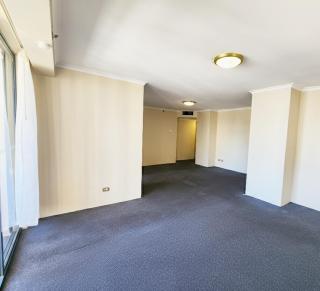 Stylish 2-Bed Apartment in the Heart of Sydney CBD - 3