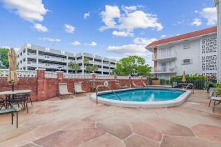 Las Olas & Beachside getaway with pool - 7