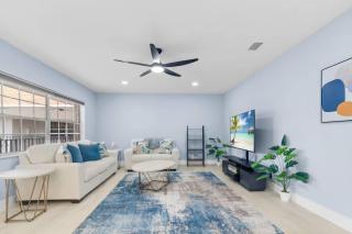 Las Olas & Beachside getaway with pool - 8