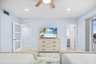 Las Olas & Beachside getaway with pool - 3