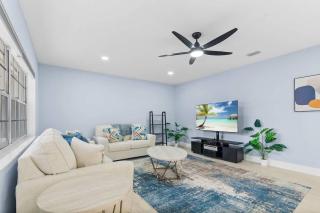 Las Olas & Beachside getaway with pool - 1