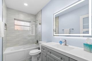 Las Olas & Beachside getaway with pool - 2