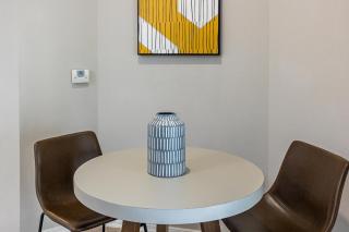 Landing Amazing 1BD Gym - 4