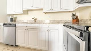 Landing Amazing 1BD Gym Clubhouse - 4