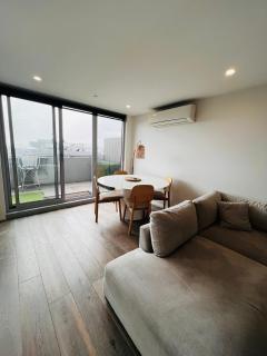 Private & Quiet Penthouse in Boutique Development - 1