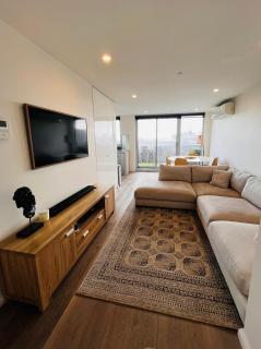 Private & Quiet Penthouse in Boutique Development - 7