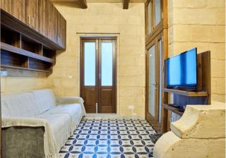 Birgu's central traditional apartment - 8