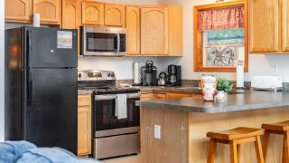 The Nest at Brier Crest by AvantStay Game Room Expansive Deck Fire Pit - 1