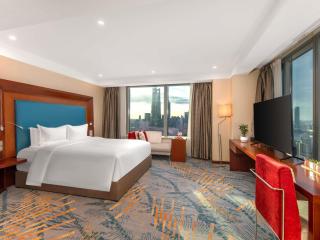 Novotel Atlantis Shanghai - Enjoy our great-valued breakfast in our rooftop revolving restaurant with a stunning river view & utilize our FREE self-serviced laundry - 2
