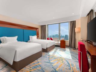 Novotel Atlantis Shanghai - Enjoy our great-valued breakfast in our rooftop revolving restaurant with a stunning river view & utilize our FREE self-serviced laundry - 1