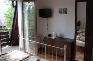 Route 7 Rooms - 1