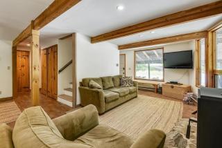 Northeast Passage Chalet - 2