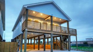 Private Pool Firepit Balcony Patio Boat Parking Mint to Be by AvantStay - 9