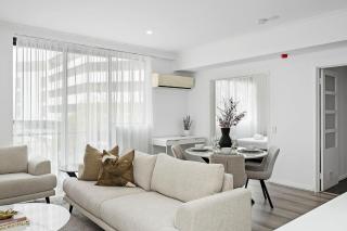 Modern City Escape Stylish 2br Apartment - 3