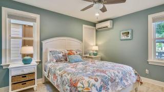 Serenity by AvantStay Guest House in Old Town w Shared Pool Month Long Stays Only - 1