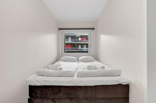 City apartment by Tromsøsundet - 1