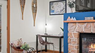 Mews Mountain House by AvantStay Walk to Beach Hot Tub Game Room - 2