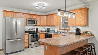 Mews Mountain House by AvantStay Walk to Beach Hot Tub Game Room - 1