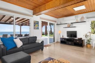 Shoreline Beach House - 8