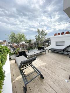 Luxury Chelsea Stay with Private Roof Terrace & 360 Views or London - 9