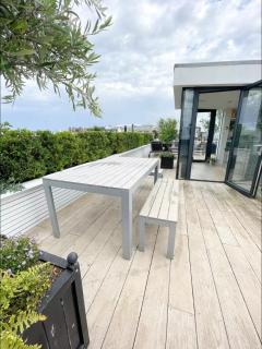 Luxury Chelsea Stay with Private Roof Terrace & 360 Views or London - 6