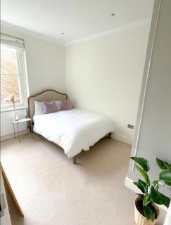 Luxury Chelsea Stay with Private Roof Terrace & 360 Views or London - 5