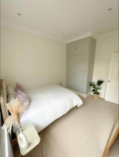 Luxury Chelsea Stay with Private Roof Terrace & 360 Views or London - 4