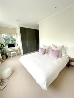 Luxury Chelsea Stay with Private Roof Terrace & 360 Views or London - 3