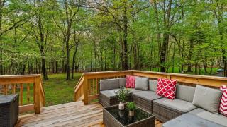 The Tranquil Trails by AvantStay Lake Access Deck Fireplace - 8