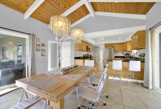 Oceanview Oasis with Roofdeck Hot Tub - 1